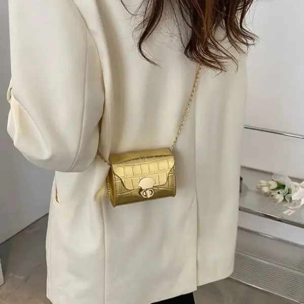 Umhängetasche Schwarz Gold, Mini-Format mit Kettenriemen