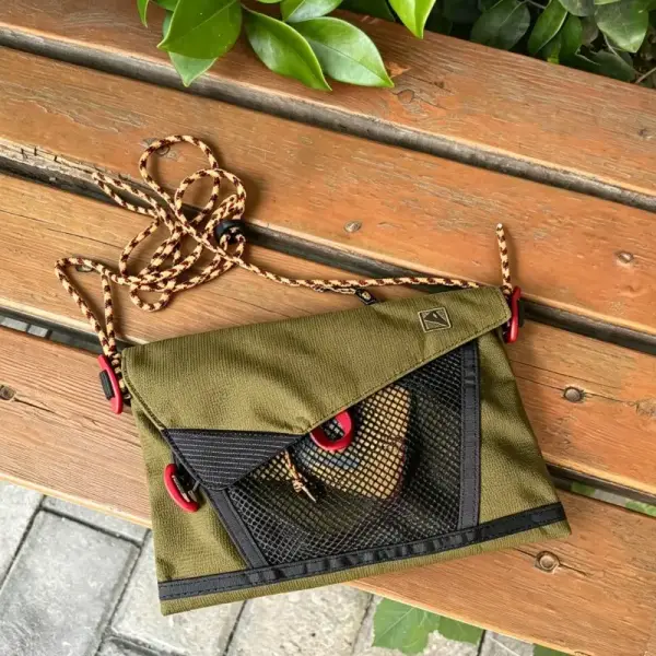 Umhängetasche Herren mit Netztasche und Kordelriemen – Bild 2