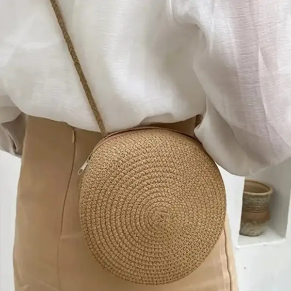 Kleine Basttasche zum Umhängen in runder Form mit Reißverschluss – Bild 2