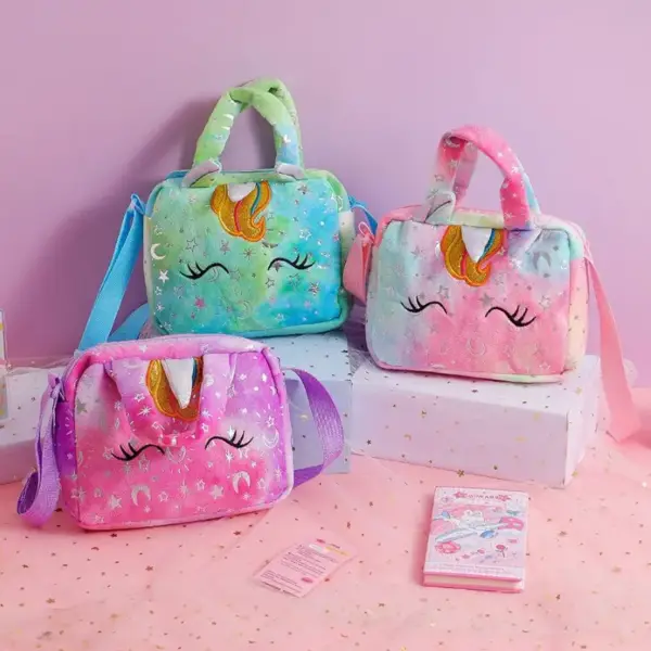 Kinder Umhängetasche mit Einhorn-Motiv in Plüschoptik