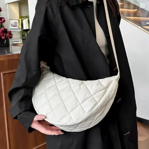 Braune Schultertasche Damen gesteppt in Halbmondform – Bild 2