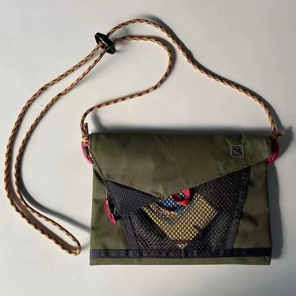 Umhängetasche Herren mit Netztasche und Kordelriemen – Bild 3