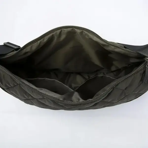 Braune Schultertasche Damen gesteppt in Halbmondform – Bild 4