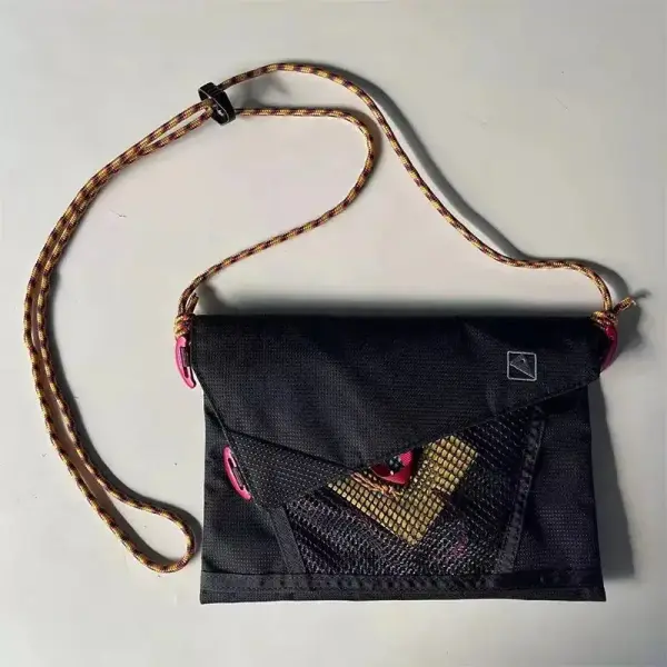 Umhängetasche Herren mit Netztasche und Kordelriemen – Bild 5